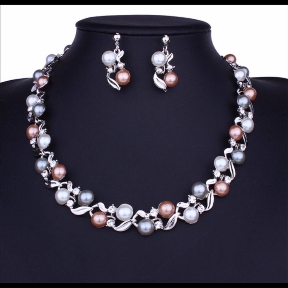 Silver multicolored pearl necklace & earrings